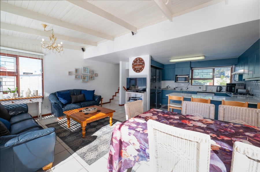 4 Bedroom Property for Sale in Plettenberg Bay Central Western Cape